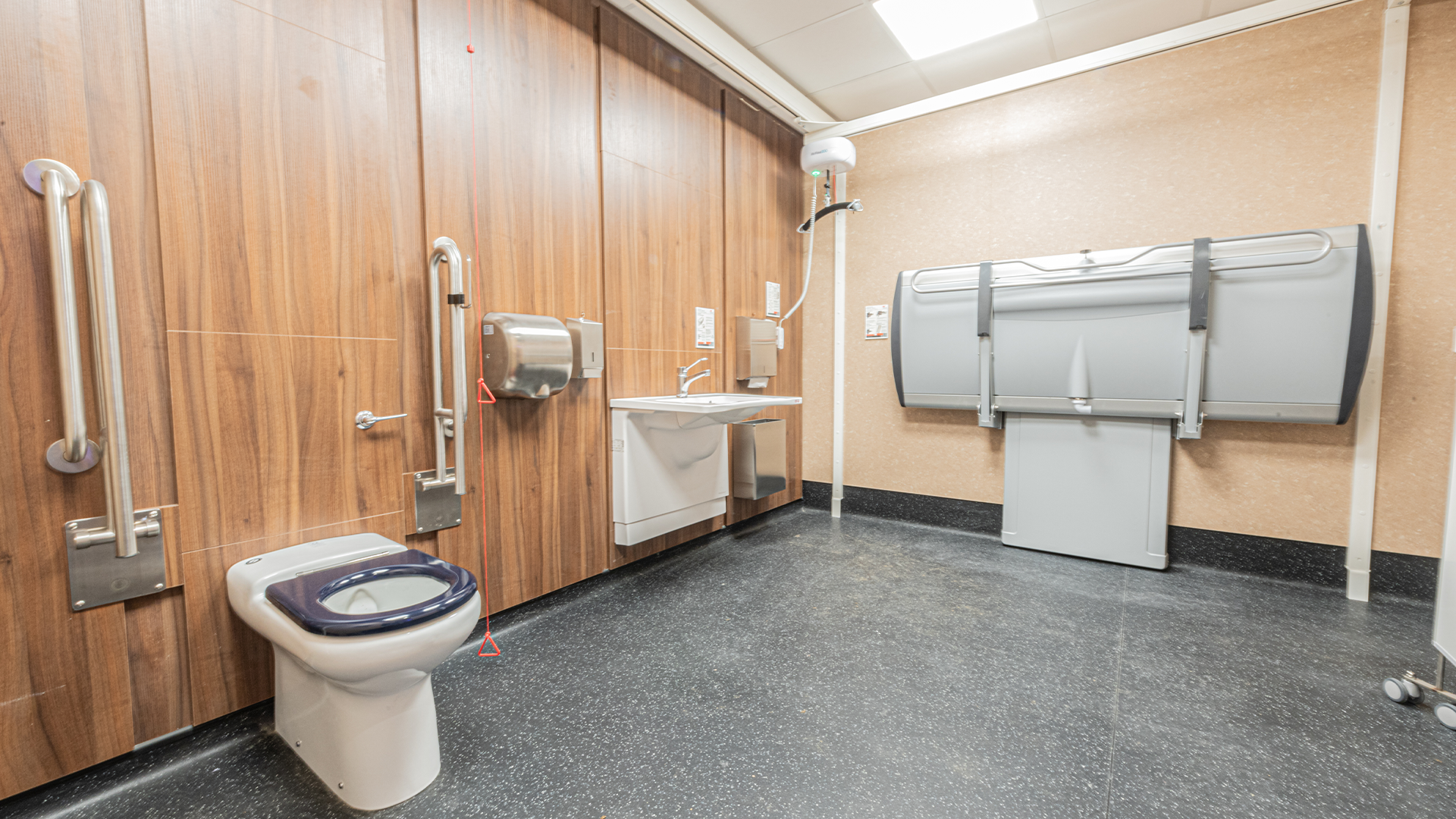 Changing Places Toilet – Internal Room